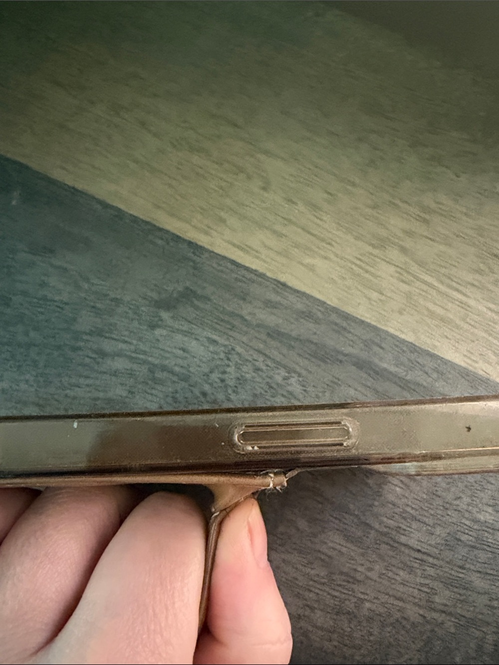 IPhone 14- phone case/headphones - Picture 4 of 11
